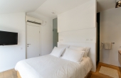 Neve Tzedek Patio 3 bedrooms Terrace 40sqm Elevator Parking Apartment in short term rental in Telaviv