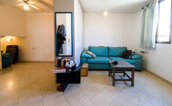 Kerem Hatemanim Studio 30sqm Renovated Close to the beach Apartment to buy in Telaviv