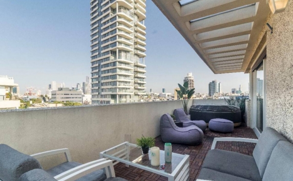 Penthouse Dizengoff 2 bedrooms Lift Apartment for vacation rental in Tel Aviv