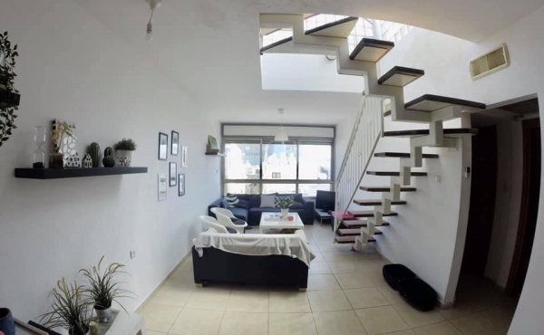 Bograshov Duplex 4 room 86sqm Roof terrace 44sqm Lift Parking Apartment for sale in Tel Aviv