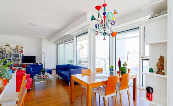 Rothschild 3.5 room 135sqm Terrace 12sqm Lift Parking Gym Guard Apartment for sale in Tel Aviv