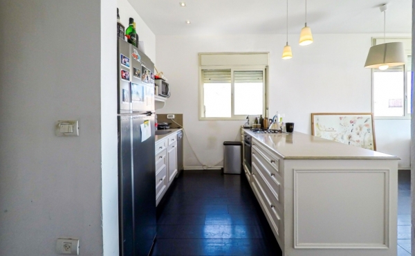 Nordau area 3 room 65sqm Elevator Quiet Apartment for sale in Telaviv