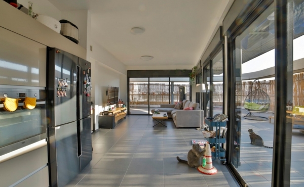 Florentin Penthouse 3 room 90sqm Terrace 120sqm Lifts Parking Apartment for sale in Telaviv