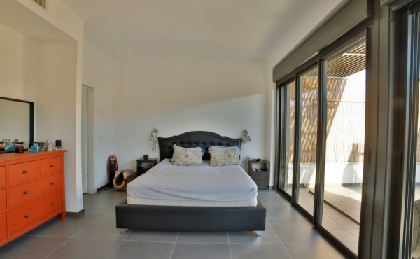 Florentin Penthouse 3 room 90sqm Terrace 120sqm Lifts Parking Apartment for sale in Telaviv