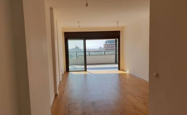 Amazing one level 3 room penthouse + 45 sqm terrace Apartment for sale in Tel Aviv