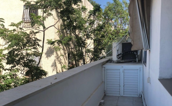 Ben Yehuda 2 room 42sqm Balcony 10sqm Quiet Elevator Apartment for sale in Tel Aviv