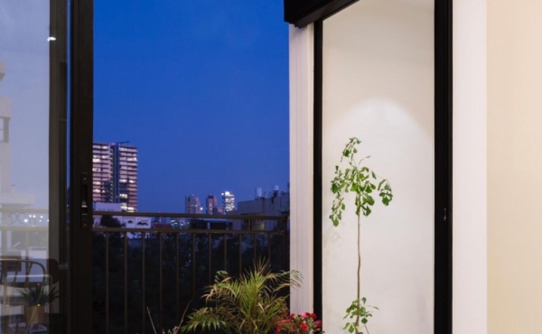 Ben Yehuda 3 rooms 74 sqm Renovated Sun terrace Lift Apartment for sale in Telaviv