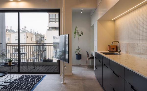 Ben Yehuda 3 rooms 74 sqm Renovated Sun terrace Lift Apartment for sale in Telaviv