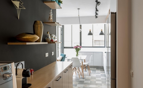 Ben Yehuda 3 rooms 66 sqm Renovated Sun terrace Apartment for sale in Tel Aviv