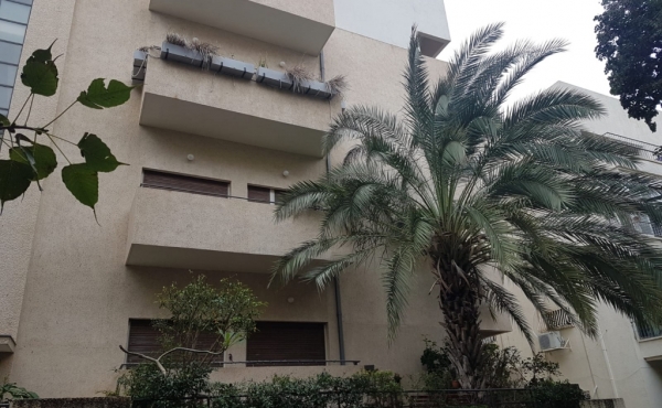 Hilton Beach 3 room 52 sqm Lift Apartment to buy in Tel Aviv