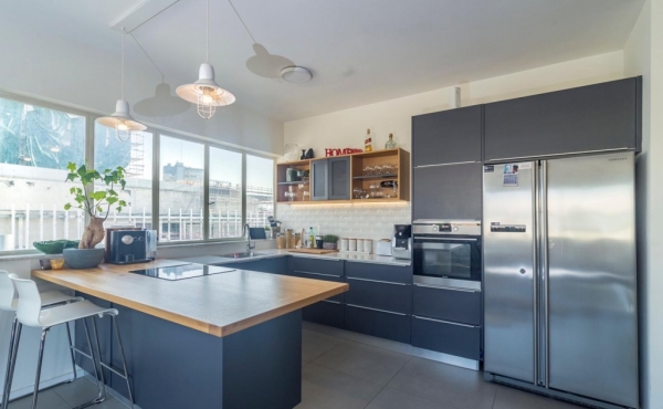 Rothschild Penthouse 3 room 80sqm Terrace 25sqm Lift Apartment for rent in Telaviv