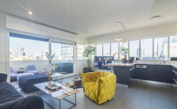 Rothschild Penthouse 3 room 80sqm Terrace 25sqm Lift Apartment for rent in Telaviv