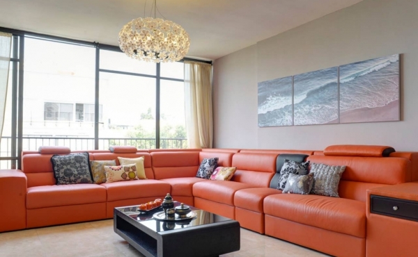 Dizengoff area 3 bedrooms Elevator Parking Apartment for rent in Tel Aviv