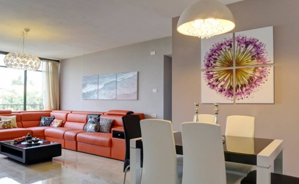 Dizengoff area 3 bedrooms Elevator Parking Apartment for rent in Tel Aviv