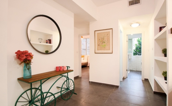 Ben Yehuda 4 room Lift, Apartment for rent in Tel Aviv