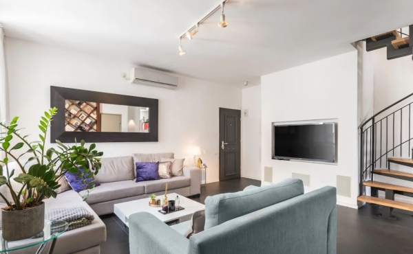 Bograshov area Amazing Penthouse Duplex with Terrace 30m2 Apartment for Rent in Tel Aviv 