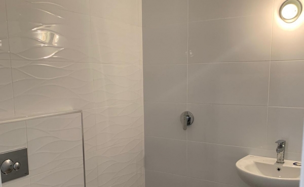 Gindi Tower TLV 4 room 113sqm Terrace 23sqm Elevators Parking Pool Gym Doorman Apartment for rent in Tel Aviv