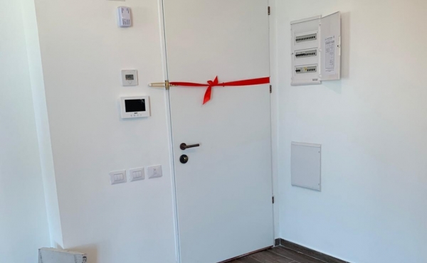 Gindi Tower TLV 4 room 113sqm Terrace 23sqm Elevators Parking Pool Gym Doorman Apartment for rent in Tel Aviv