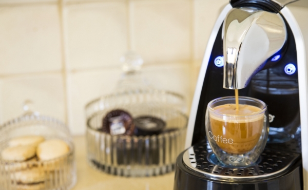 Kerem Hatemanim 2 bedrooms 80sqm Balcony Parking Apartment for rent in Tel Aviv