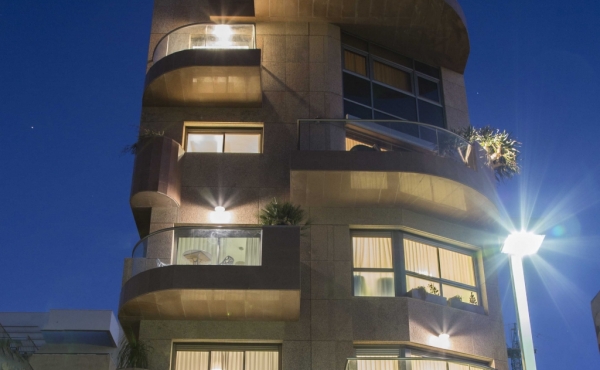 Kerem Hatemanim 2 bedrooms 80sqm Balcony Parking Apartment for rent in Tel Aviv