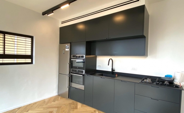 Kerem Hatemanim 3 room 64sqm Renovated Terrace Apartment for sale in Tel Aviv