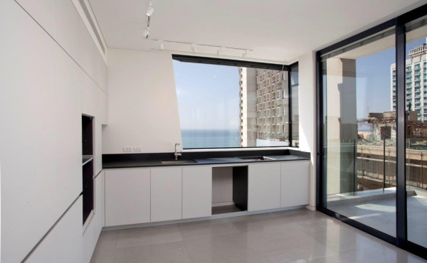 Gordon beach area 4 room 120sqm Terrace 30sqm Elevator Parking Apartment for sale in Tel Aviv