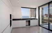 Gordon beach area 4 room 120sqm Terrace 30sqm Elevator Parking Apartment for sale in Tel Aviv