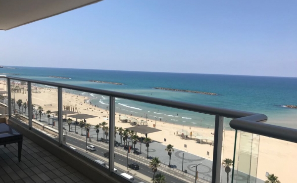 3 bedrooms Terrace Elevator Parking Swimming Pool Apartment for rent in Tel Aviv