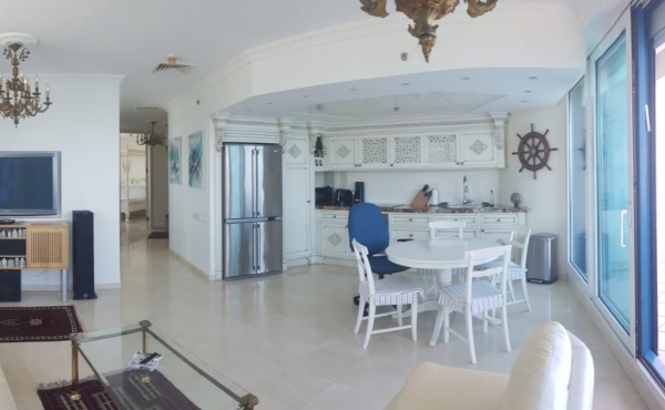 Hayarkon 3 room High floor with sea view Balcony Gym club Swimming Pool Apartment for rent in Tel Aviv