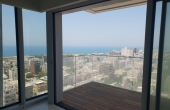 Arlozorov 4.5 room 143sqm Balcony Parkingx3 Gym club Swimming Pool Doorman Luxury Apartment for sale in Tel Aviv