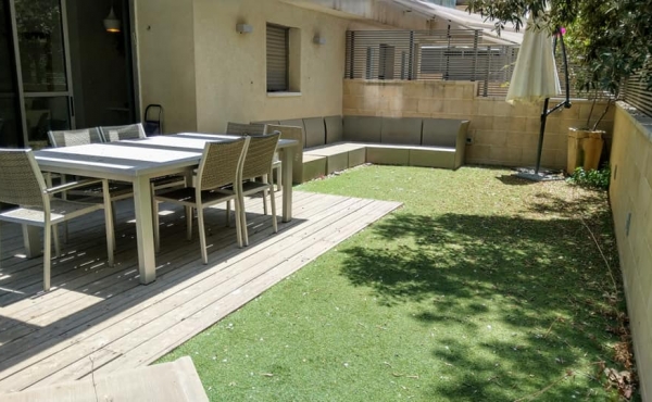 Neve tsedek area 4 bedrooms 110sqm Garden 70sqm Parking Apartment for rent in Tel Aviv