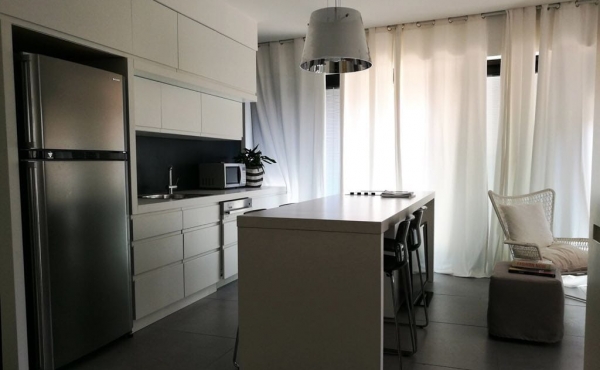 Hayarkon 3 room 77sqm Parking Doorman Apartment for rent in Tel Aviv