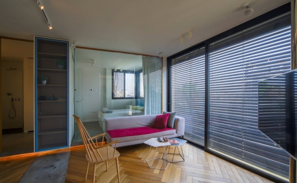 Park Hayarkon area Luxurious apartment 2.5 room 52sqm Terrace Open view Lift Parking To buy