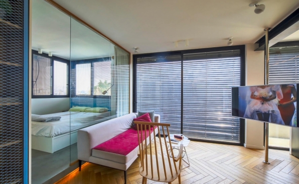 Park Hayarkon area Luxurious apartment 2.5 room 52sqm Terrace Open view Lift Parking To buy