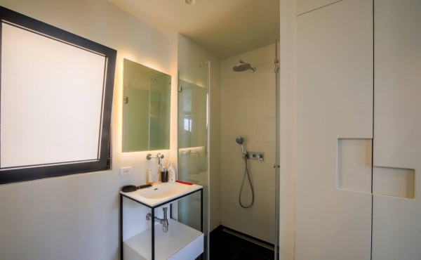 Park Hayarkon area Luxurious apartment 2.5 room 52sqm Terrace Open view Lift Parking To buy