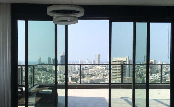 Penthouse 5 room 180sqm Sea view 2 terraces of 150sqm Parkingx2 Apartment for rent in Tel Aviv