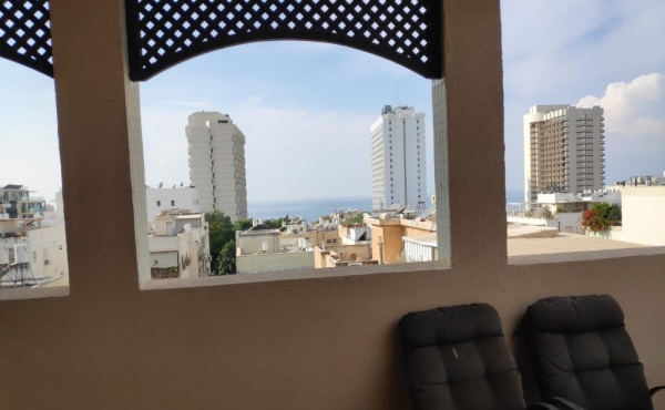 Rothschild area 3 room 80sqm Terrace 22sqm Elevator Apartment for rent in Tel Aviv
