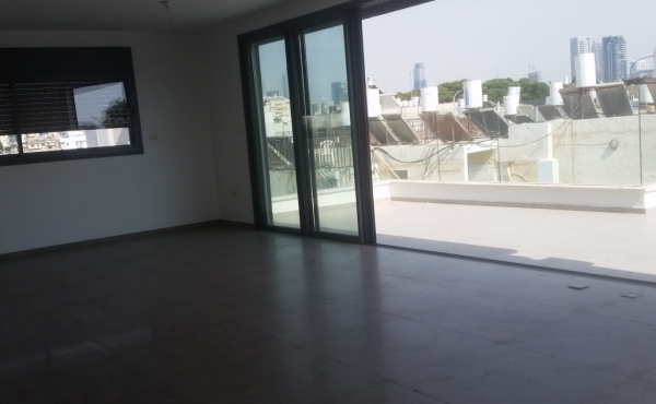 Dizengoff area Penthouse 4 room 145sqm Terraces 45sqm Lift Parking For Sale