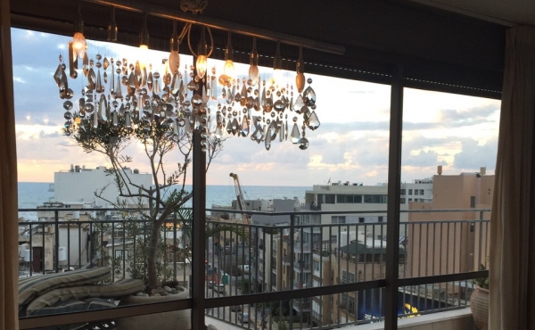North Dizengoff Penthouse 3 room 75sqm Terrace 50sqm Sea view Apartment for rent in Tel Aviv