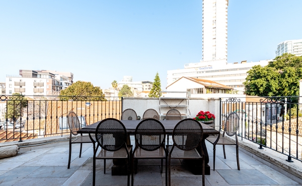 Neve Tsedek area Penthouse Duplex 4 bedrooms 325m2 Terrace 70sqm Private Elevator Parking x3 Apartment for rent in Tel Aviv