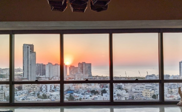 Rothschild area 4 room 140sqm Full sea view Parking Gym Pool Doorman 