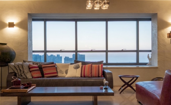 Rothschild area 4 room 140sqm Full sea view Parking Gym Pool Doorman 