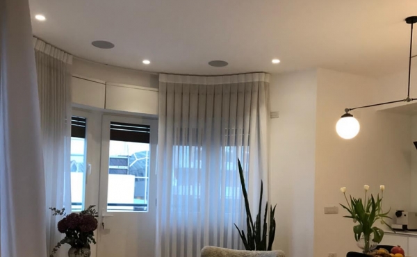 Hayarkon 3 room 90sqm Terrace Parking Doorman Apartment for rent in Tel Aviv