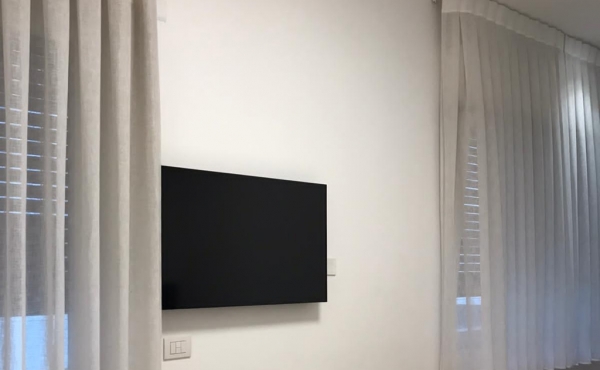 Hayarkon 3 room 90sqm Terrace Parking Doorman Apartment for rent in Tel Aviv