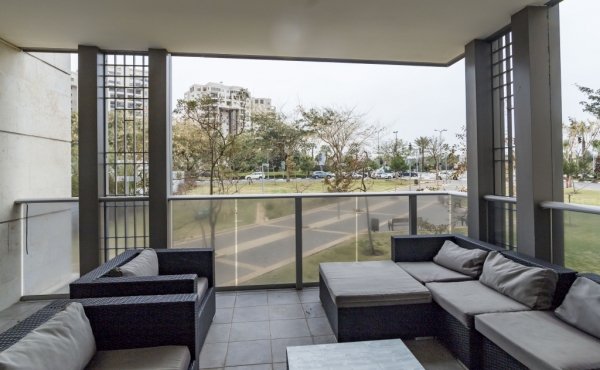 Ramat Aviv 4 room 120sqm Terrace 20sqm Lift Parking Gym club Doorman For Sale Real estate Telaviv