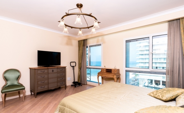 Opera tower 2 room 104sqm Balcony Lift Parking Pool Gym Apartment for sale in Tel Aviv