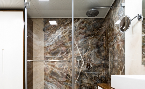 Opera tower 2 room 104sqm Balcony Lift Parking Pool Gym Apartment for sale in Tel Aviv