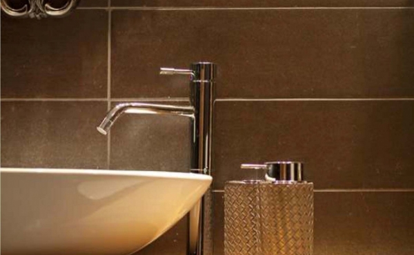 Royal Beach 3 rooms 95sqm Balcony 13sqm Parking Apartment for rent in Tel Aviv