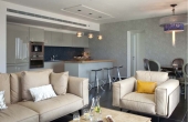 Royal Beach 3 rooms 95sqm Balcony 13sqm Parking Apartment for rent in Tel Aviv