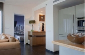 Royal Beach 3 rooms 95sqm Balcony 13sqm Parking Apartment for rent in Tel Aviv